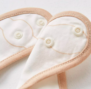 Double-Layer Cotton Triangle Drool Bib - Natural Baby Clothing丨Pure, organic, dye-free care, cozy and gentle for babies