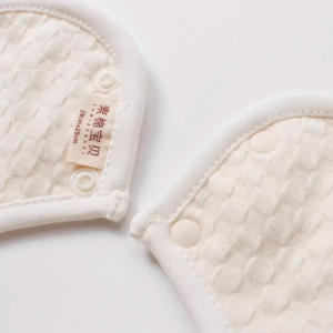 Checkered 360° Drool Bib