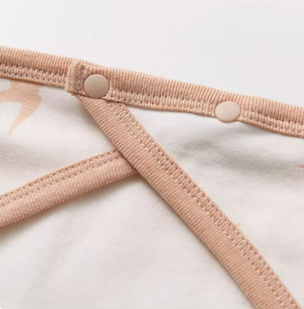 Triangle Bib with Soft Absorbent Material for Baby's Comfort - Natural Baby Clothing丨Pure, organic, dye-free care, cozy and gentle for babies