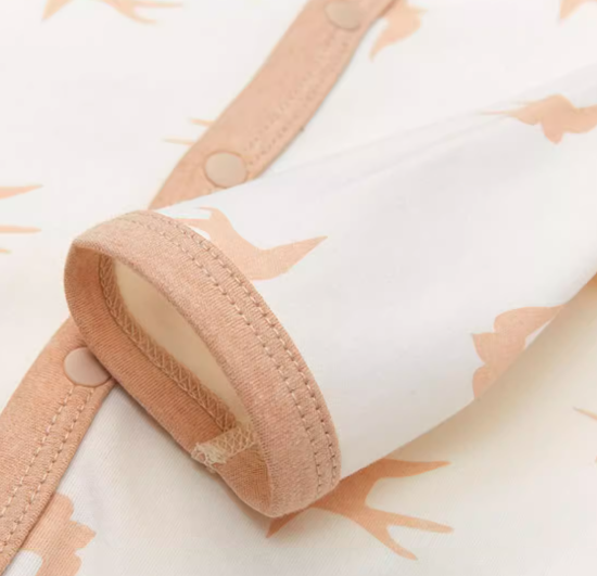 Front-Opening Snap Button Triangle Romper for Babies with Adjustable Fit for All Seasons - Natural Baby Clothing丨Pure, organic, dye-free care, cozy and gentle for babies