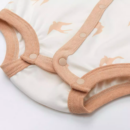 Front-Opening Snap Button Triangle Romper for Babies with Adjustable Fit for All Seasons - Natural Baby Clothing丨Pure, organic, dye-free care, cozy and gentle for babies