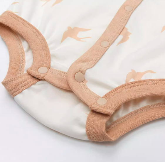 Front-Opening Snap Button Triangle Romper for Babies with Adjustable Fit for All Seasons - Natural Baby Clothing丨Pure, organic, dye-free care, cozy and gentle for babies