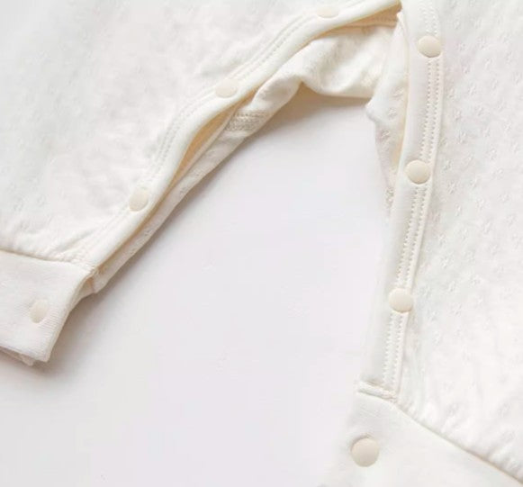 Baby Long-Sleeved Tie-Strap Onesie with Easy Diaper Change - Natural Baby Clothing丨Pure, organic, dye-free care, cozy and gentle for babies